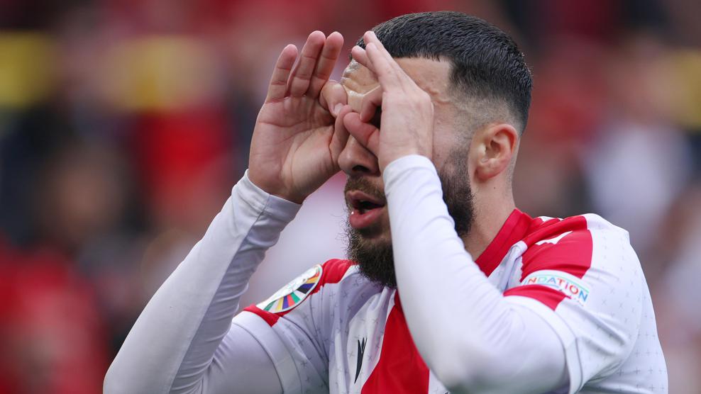 乔治·米考塔泽庆祝扳平比分