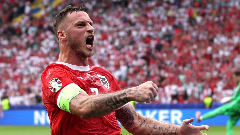 马尔科·阿瑙托维奇在柏林为奥地利队攻入第三球后