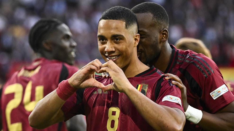 尤里·蒂勒曼斯没有错过比利时本场比赛的第一次机会